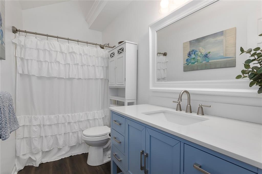 207 Lakeview Drive Property Photo 14
