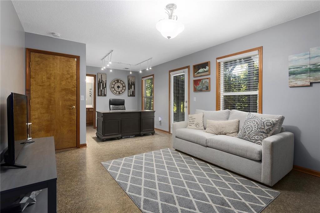 207 Lakeview Drive Property Photo 26
