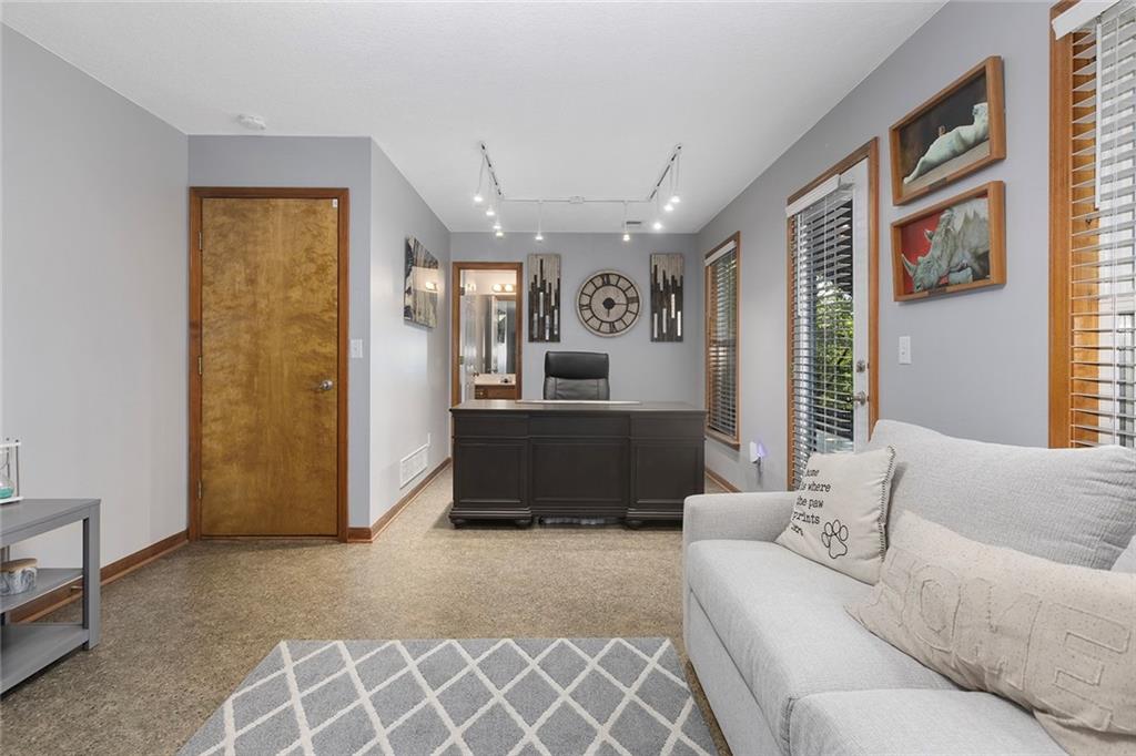 207 Lakeview Drive Property Photo 27