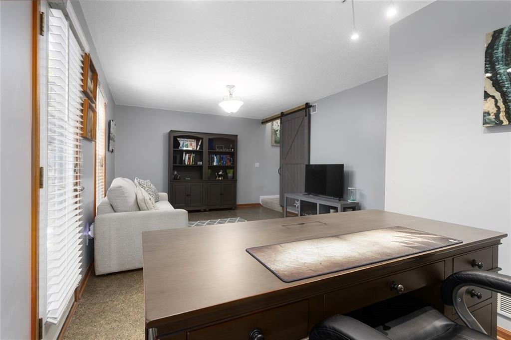 207 Lakeview Drive Property Photo 28