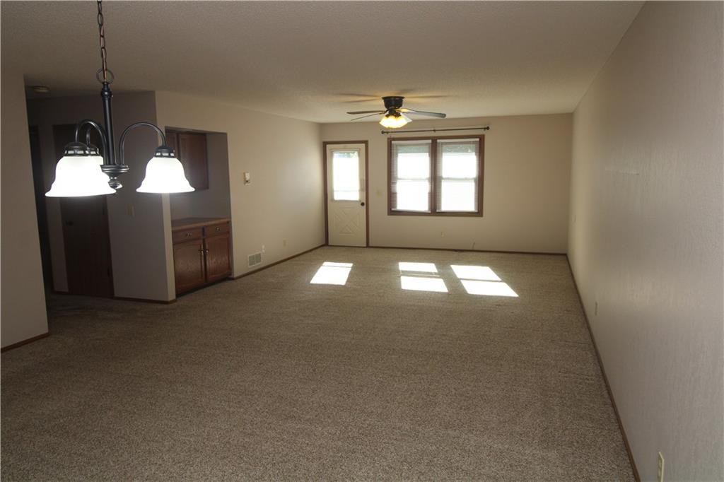 128 S Ryans N/a Property Photo 5