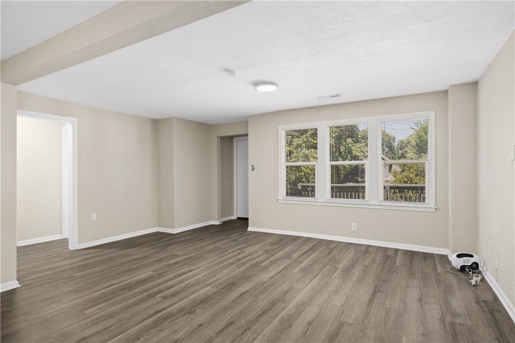 2718 Mary Street Property Photo 5