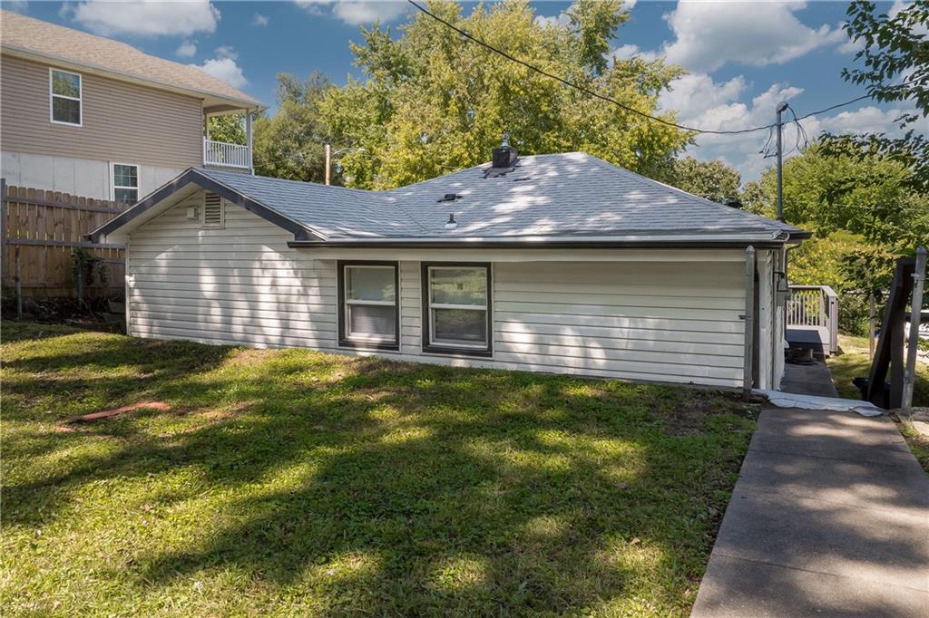 2718 Mary Street Property Photo 20