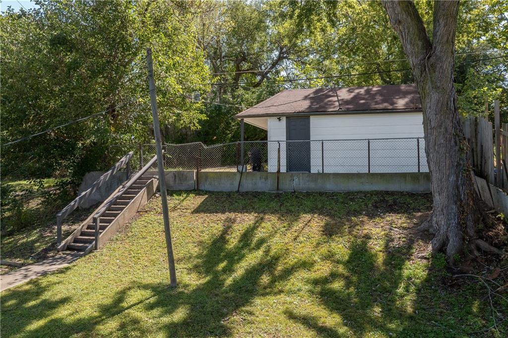 2718 Mary Street Property Photo 21