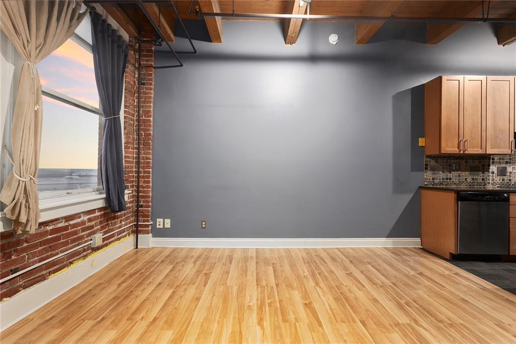 700 Broadway Boulevard Property Photo 7