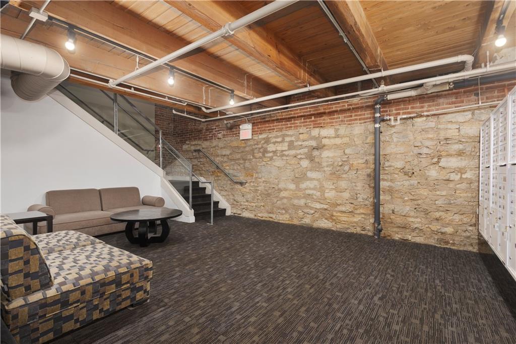 700 Broadway Boulevard Property Photo 32