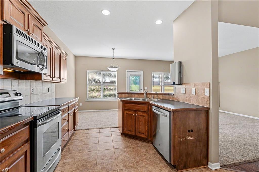 21871 W 116th Place Property Photo 8