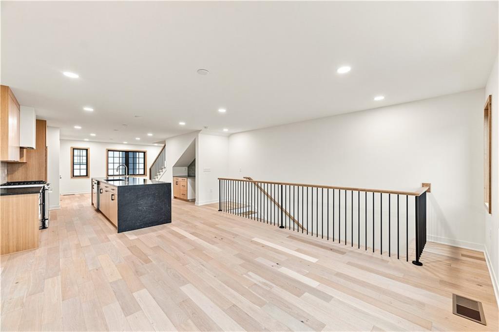 541 E 19th Street Property Photo 12