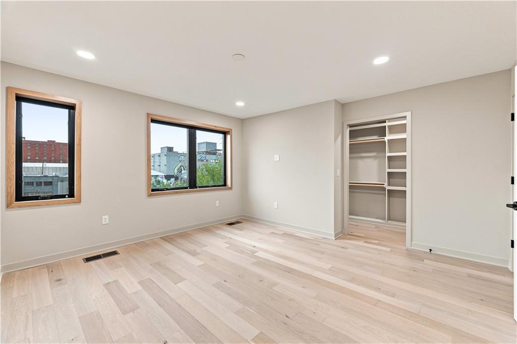 541 E 19th Street Property Photo 23