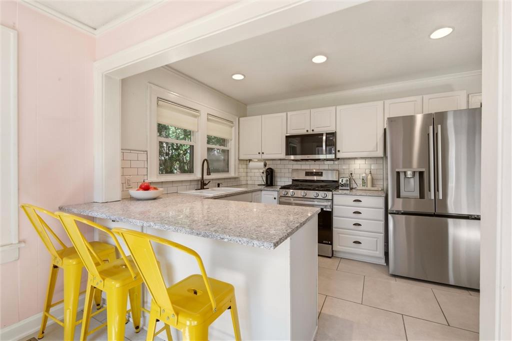 303 E 66th Street Property Photo 3