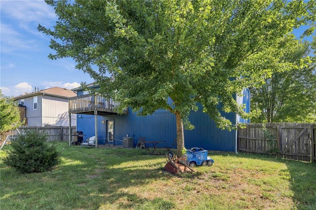 17188 Jennifer Street Property Photo 32