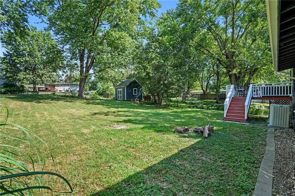 2208 Ne 60th Terrace Property Photo 23