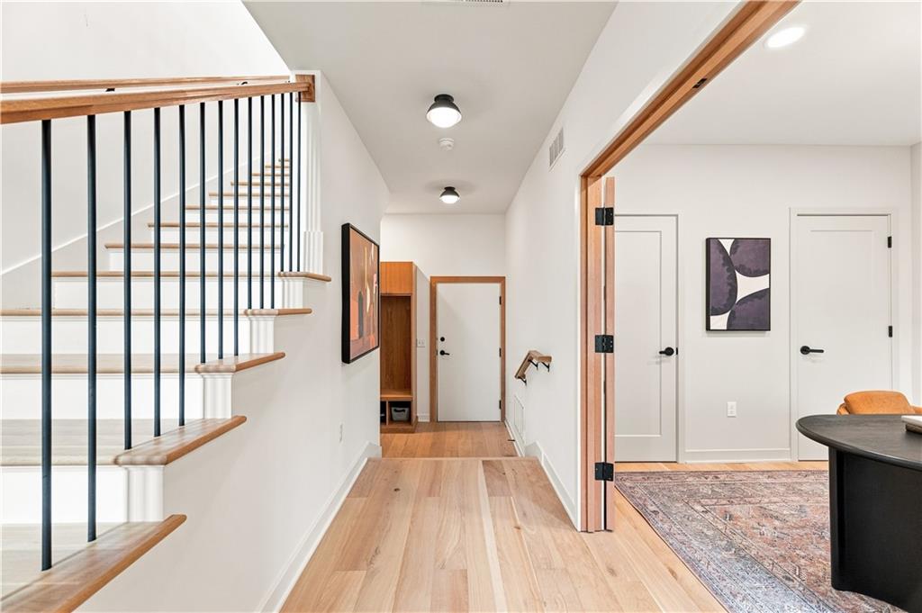 533 E 19th Street Property Photo 4