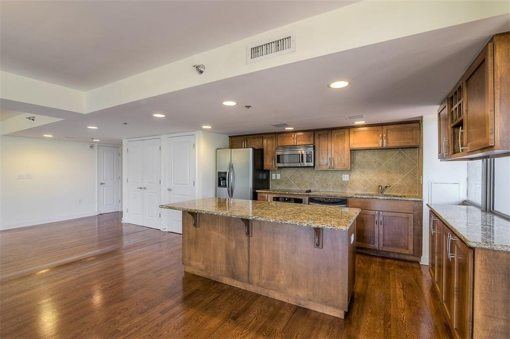 600 E Admiral Boulevard Property Photo 6