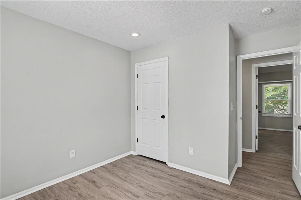 1704 Ne Patterson Drive Property Photo 14