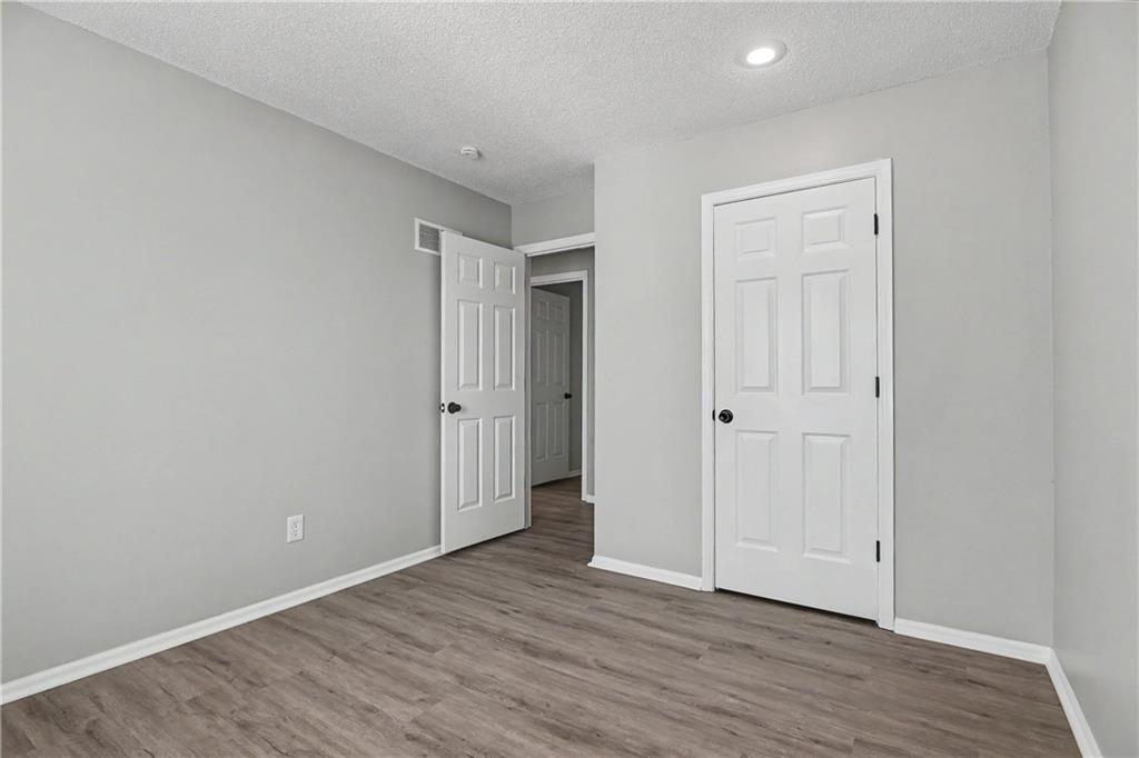 1704 Ne Patterson Drive Property Photo 15