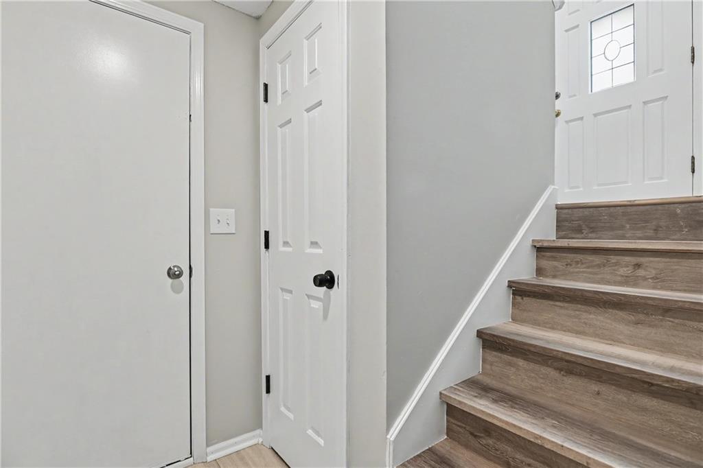 1704 Ne Patterson Drive Property Photo 16