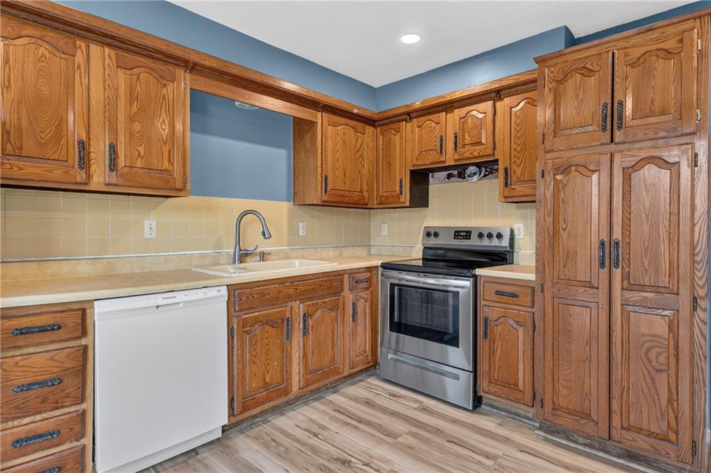 8484 & 8486 Lane Drive Property Photo 11
