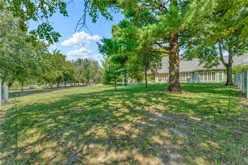 615 W Willow Lane Property Photo 64