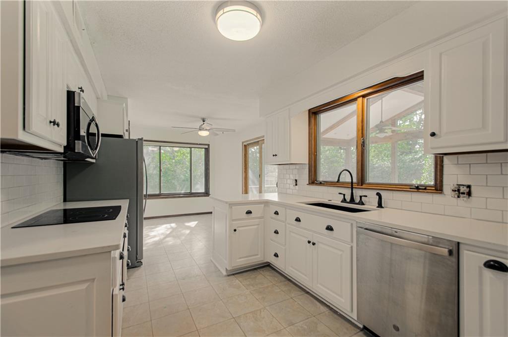 6655 Oak Ridge Drive Property Photo 9