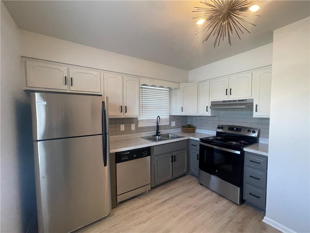 6963 Chapel Woods Lane Property Photo 11