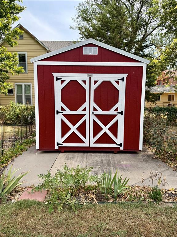 401 E Madison Avenue Property Photo 11