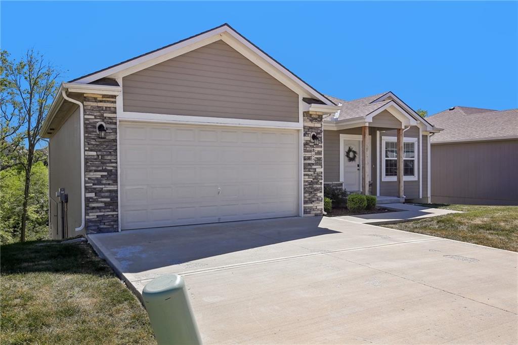 800 Nw Pampas Street Property Photo 3