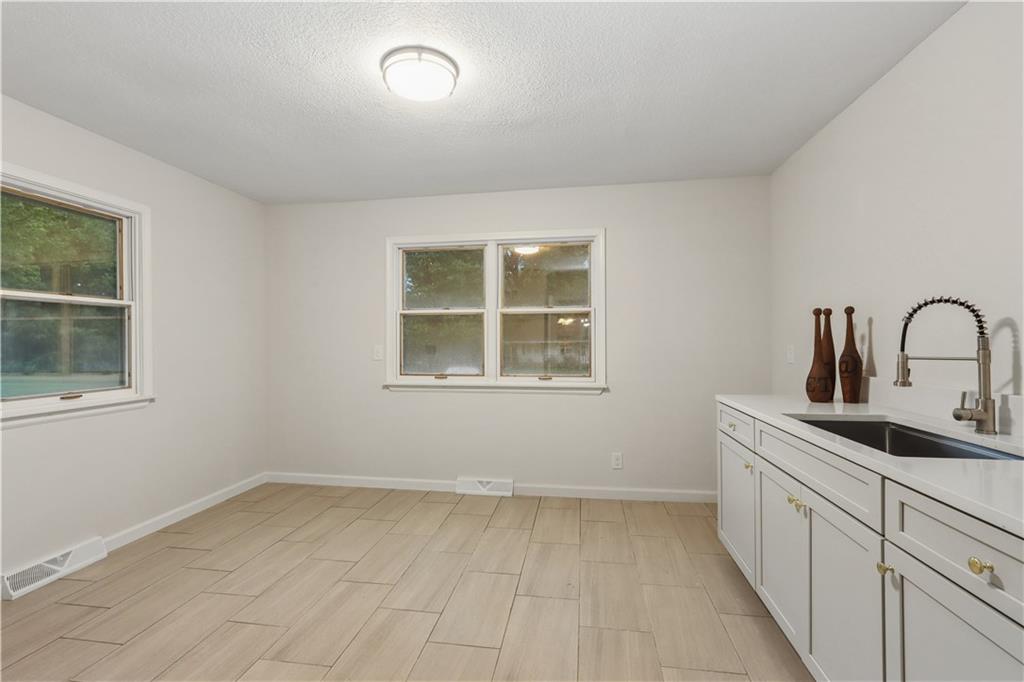 2 Maple Circle Property Photo 12