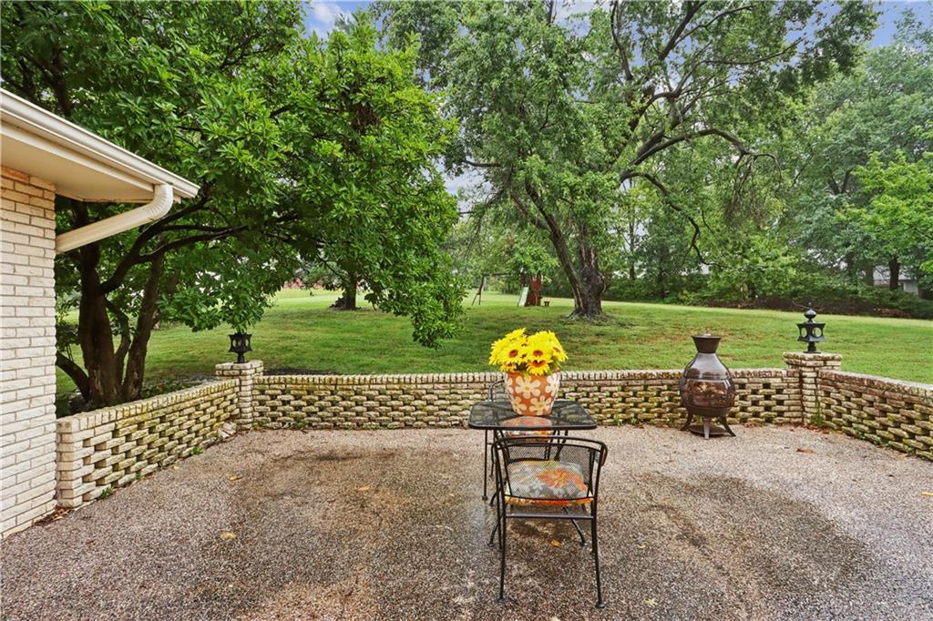 2 Maple Circle Property Photo 24