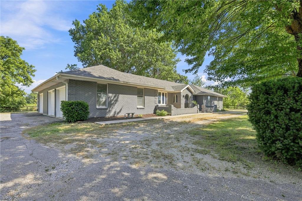 16413 Quinn Road Property Photo 3