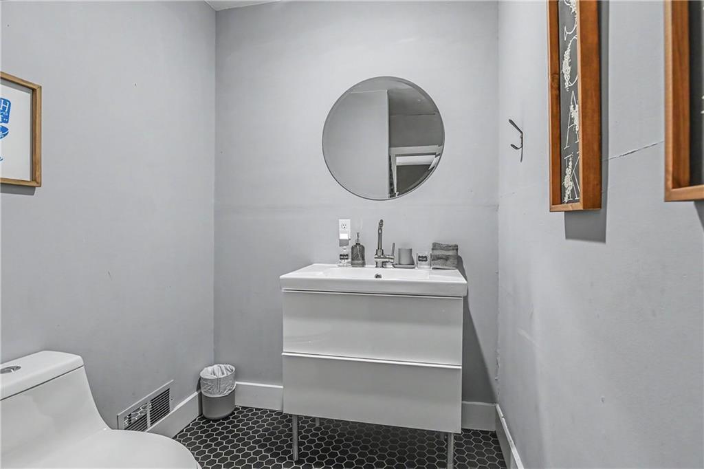 3009 Oak Street Property Photo 25
