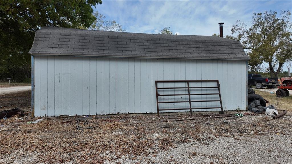 2251 E 360 Road Property Photo 5