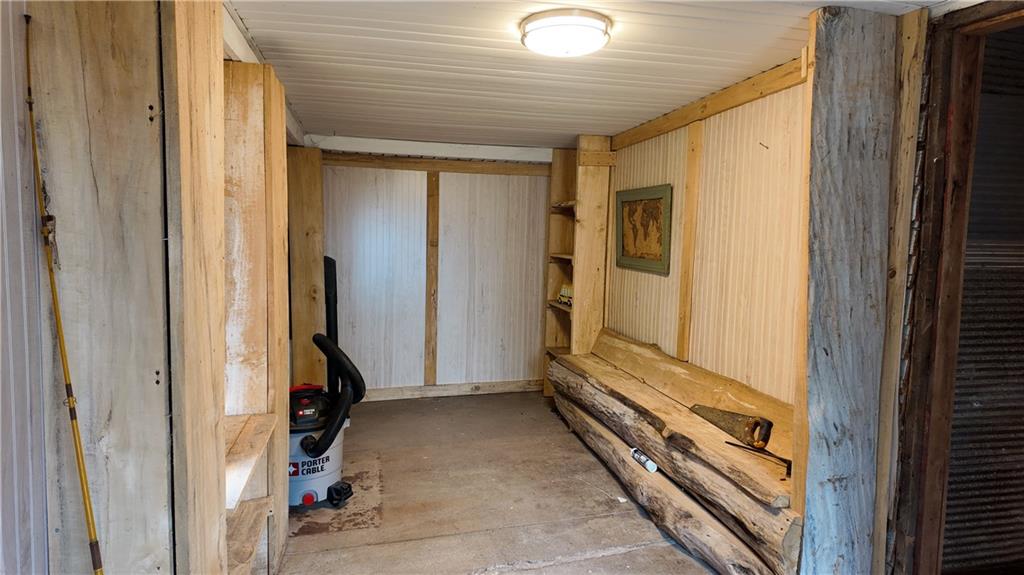 2251 E 360 Road Property Photo 9