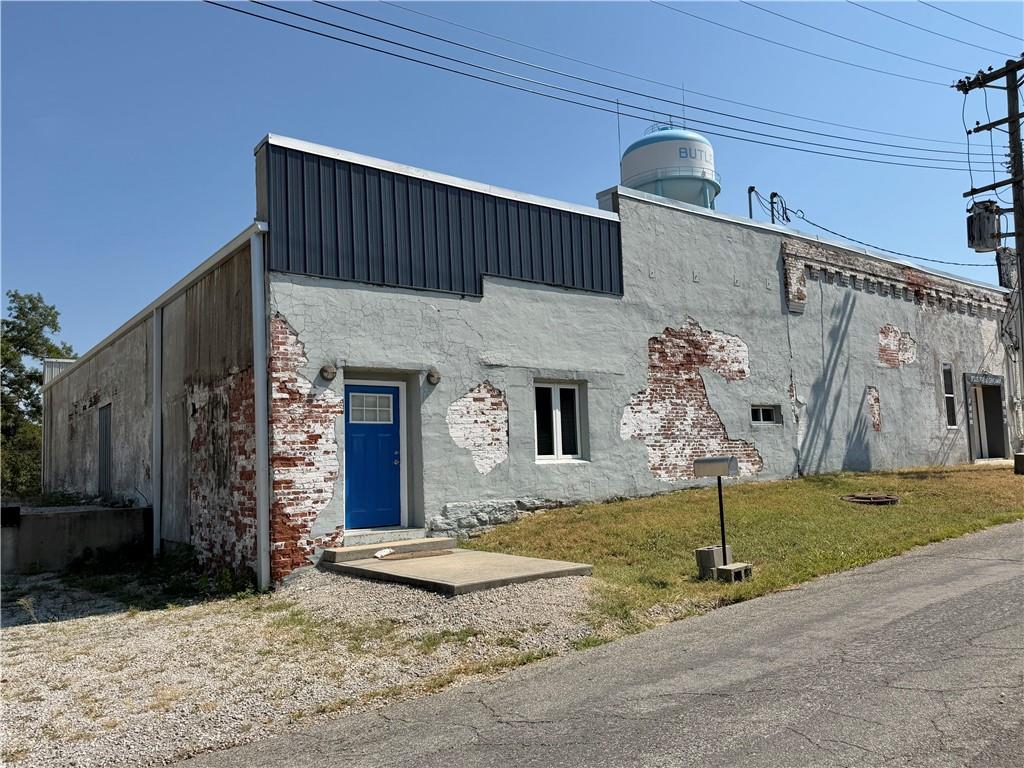 207 N Lyon Street Property Photo 1