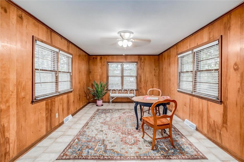 1025 E Elm Street Property Photo 11