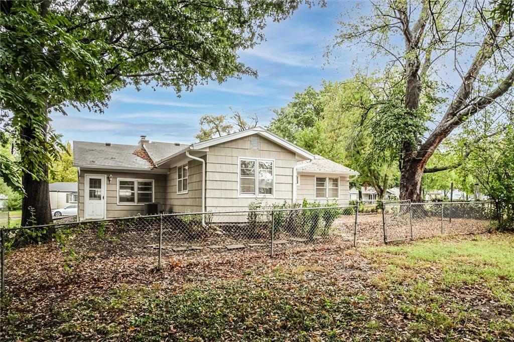 1025 E Elm Street Property Photo 28