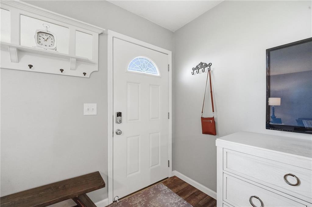 209 Lee Drive Property Photo 3