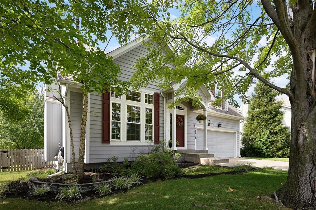 15736 S Locust Street Property Photo 2