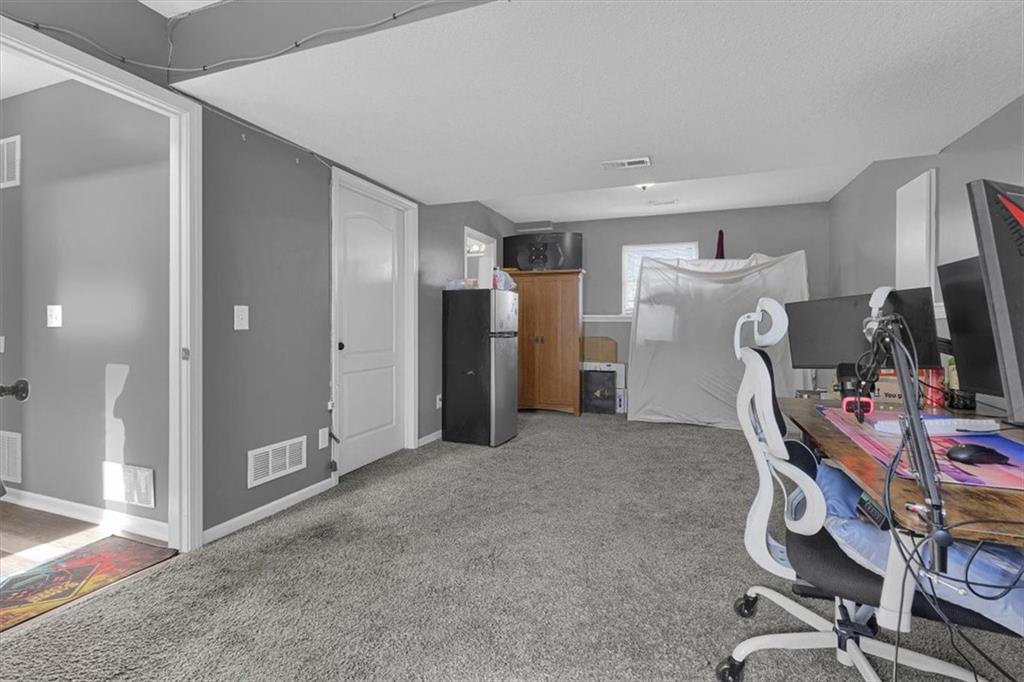 908 N Birch Street Property Photo 33