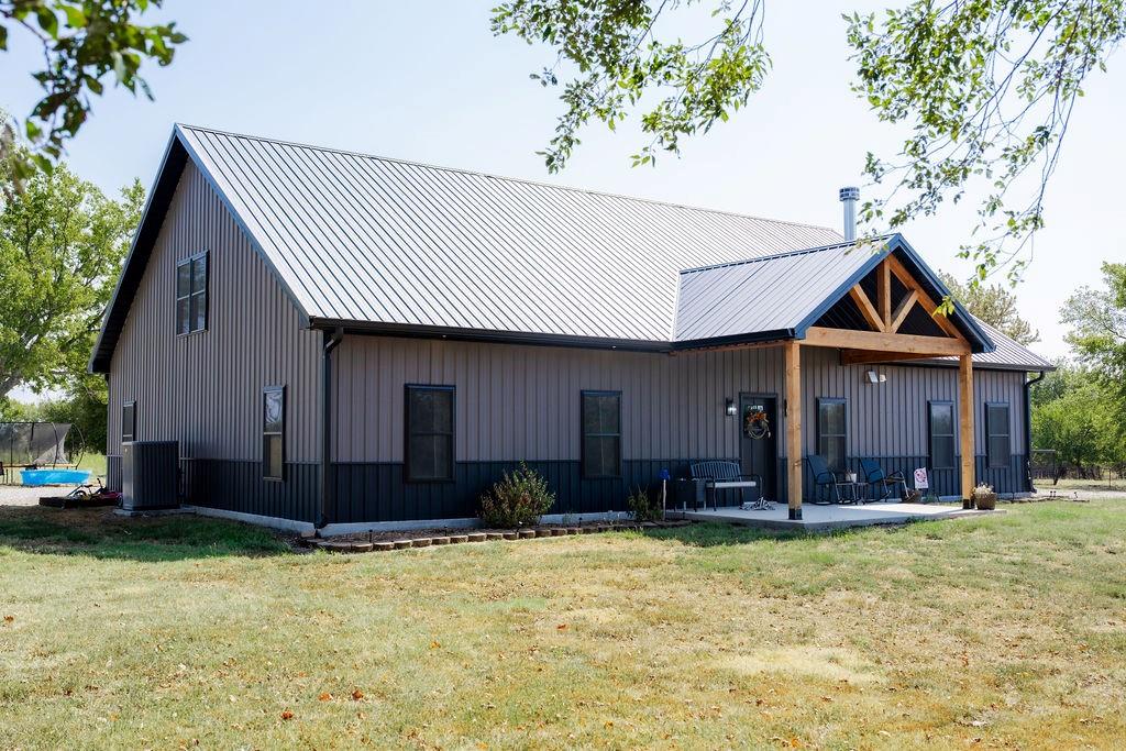 17017 Pratt Road Property Photo 3