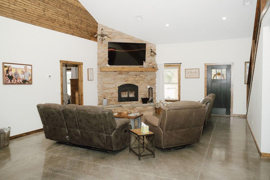 17017 Pratt Road Property Photo 8