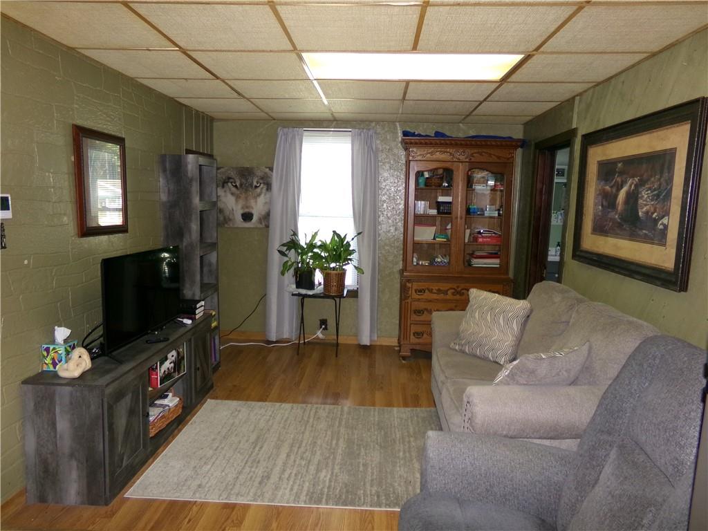 107 N Walnut Street Property Photo 11