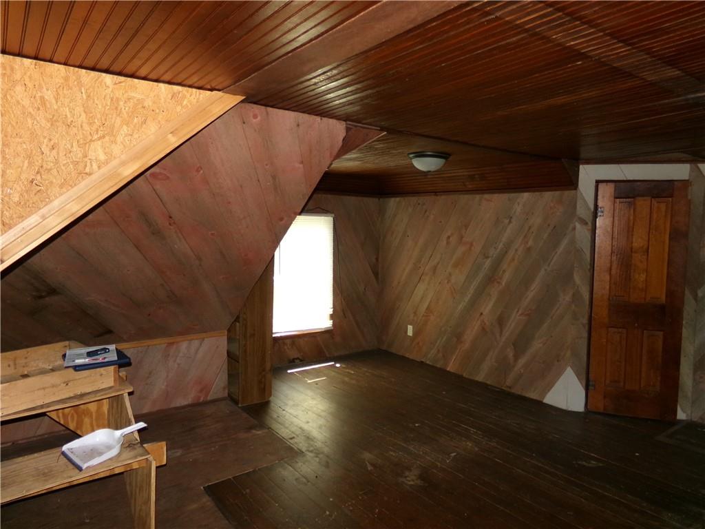 107 N Walnut Street Property Photo 15