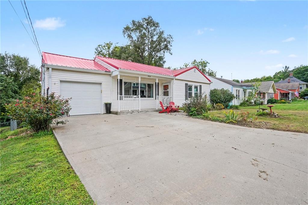 626 Summer Street Property Photo 1