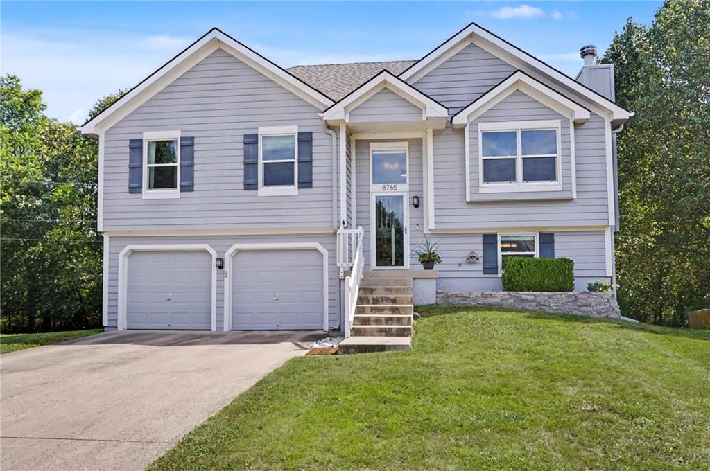 8765 Thompson Drive Property Photo 2