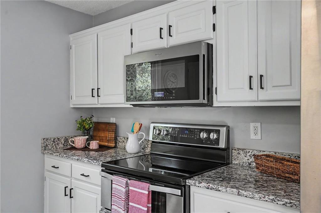 8765 Thompson Drive Property Photo 14