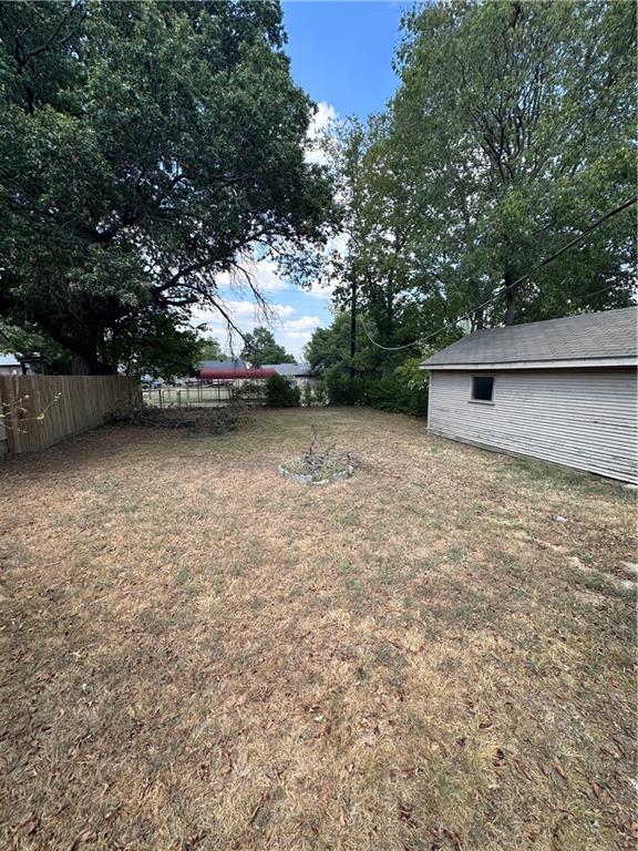 1306 W 2nd Street Property Photo 4