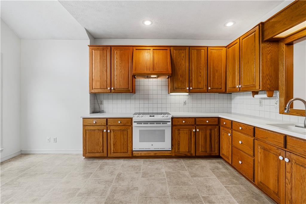 522 S Prewitt Street Property Photo 9