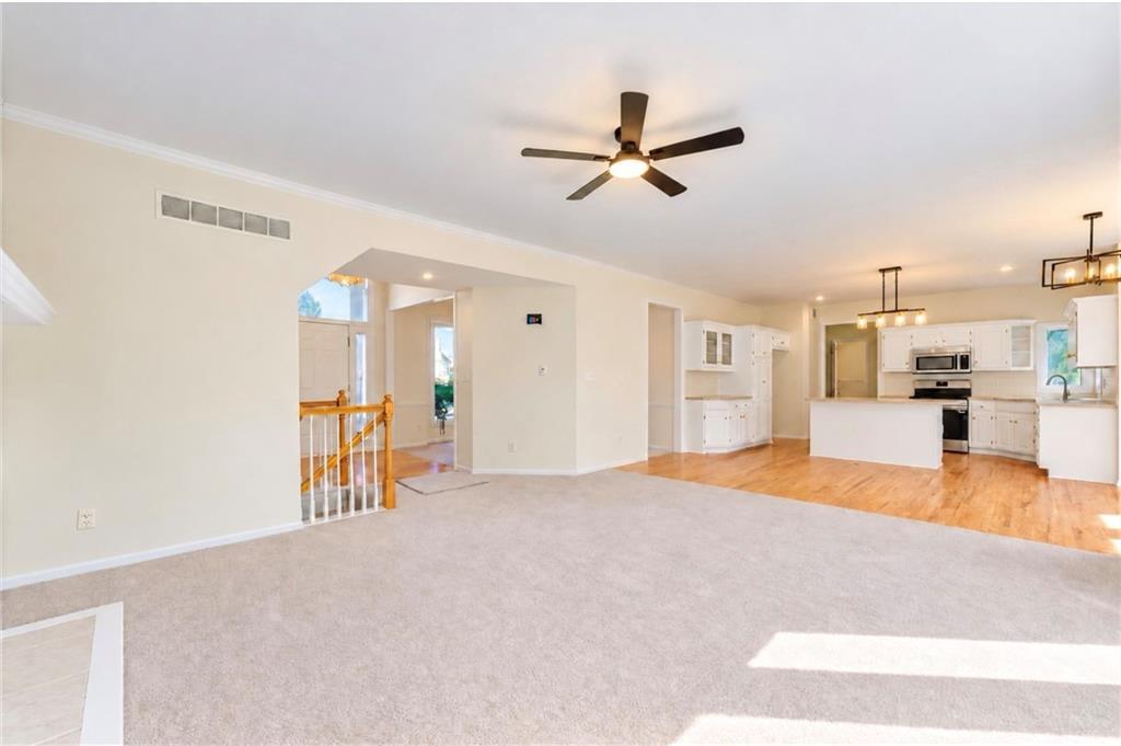 13721 Manor Road Property Photo 5