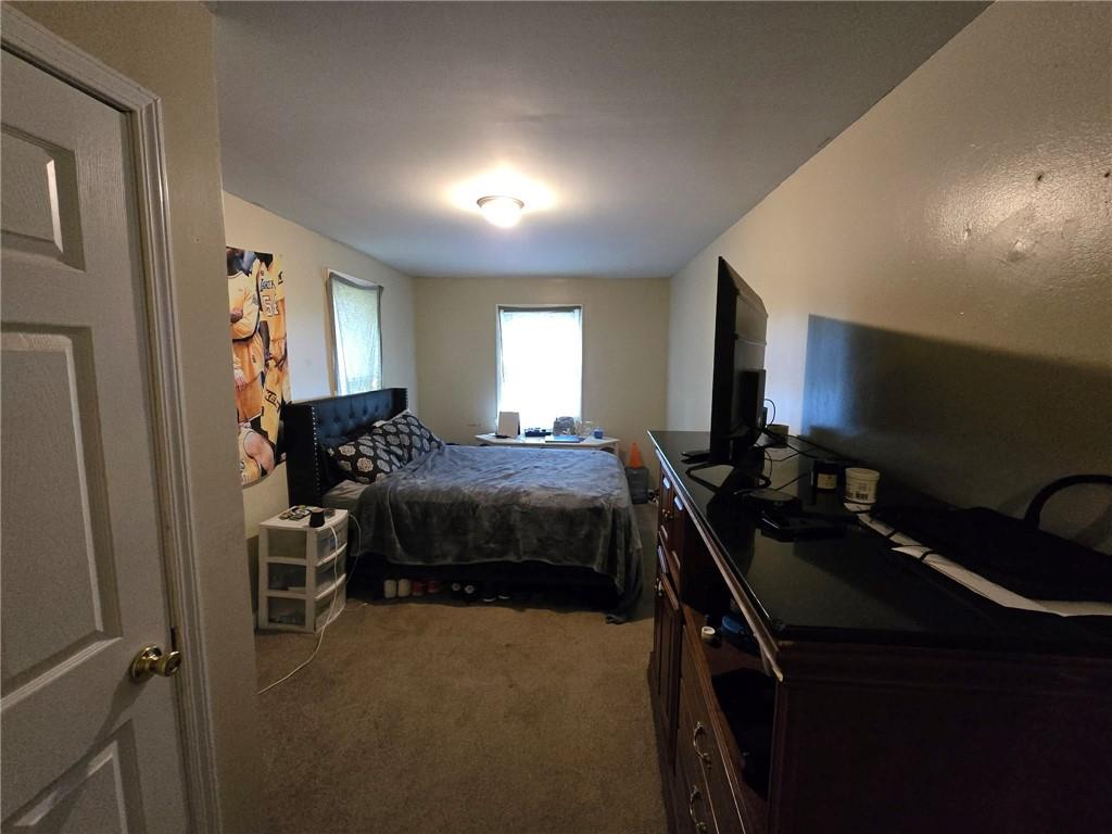 811 Elm Street Property Photo 6